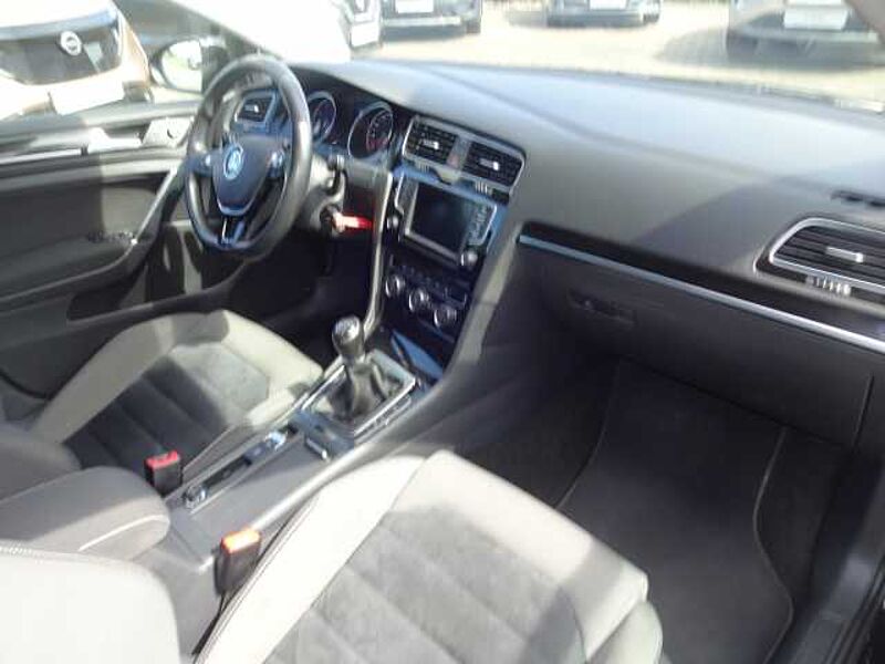 Volkswagen Golf VII 5-Türer 1.4 TSI BlueMotion Technology Highline, 8 fach bereift